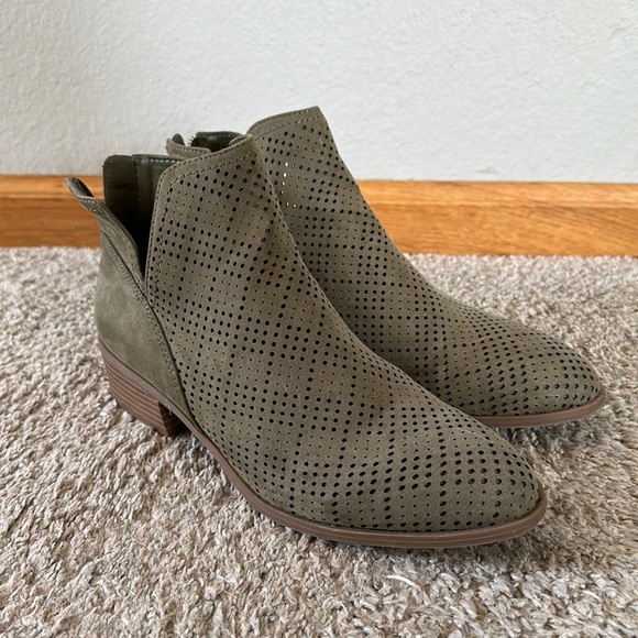 Green booties - Picture 1 of 3